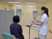 視力検査室
